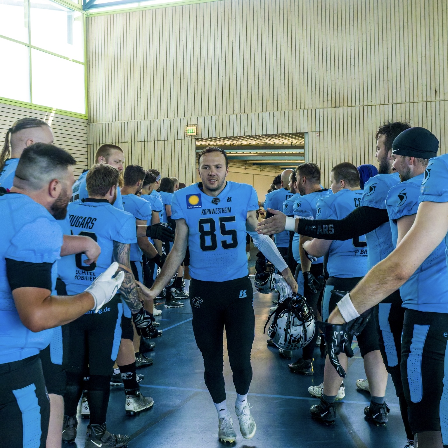 sv-kornwestheim-football-cheerleader-cougars-probetraining